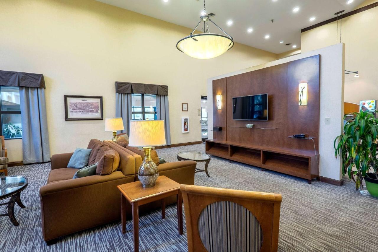 Wingate By Wyndham Waynesboro Hotell Eksteriør bilde